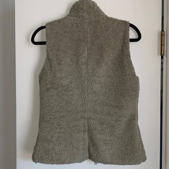 Reversible Patagonia Vest - Picture 2 of 8